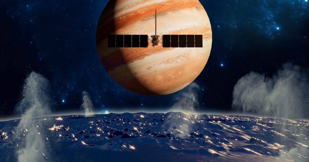 3D-Render vom Jupiter und seinem Mond Europa im Vordergrund.