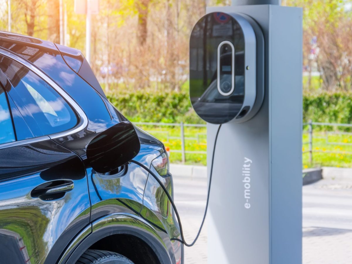 Für Elektroautos: Batterie lädt in Sekunden auf – Forschern gelingt Durchbruch