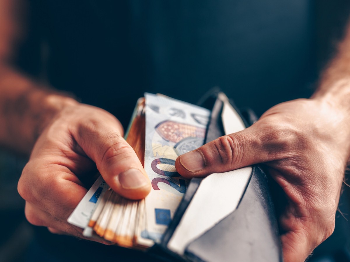 Notgroschen: So viel Bargeld solltest du immer im Portemonnaie haben
