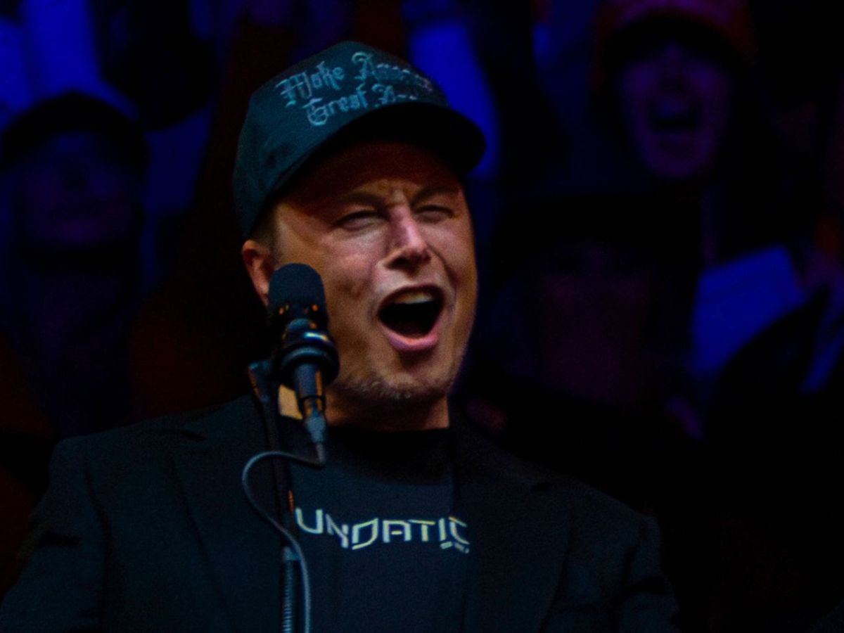 Elon Musk spricht bei einer Kundgebung zur Unterstützung von Donald Trump