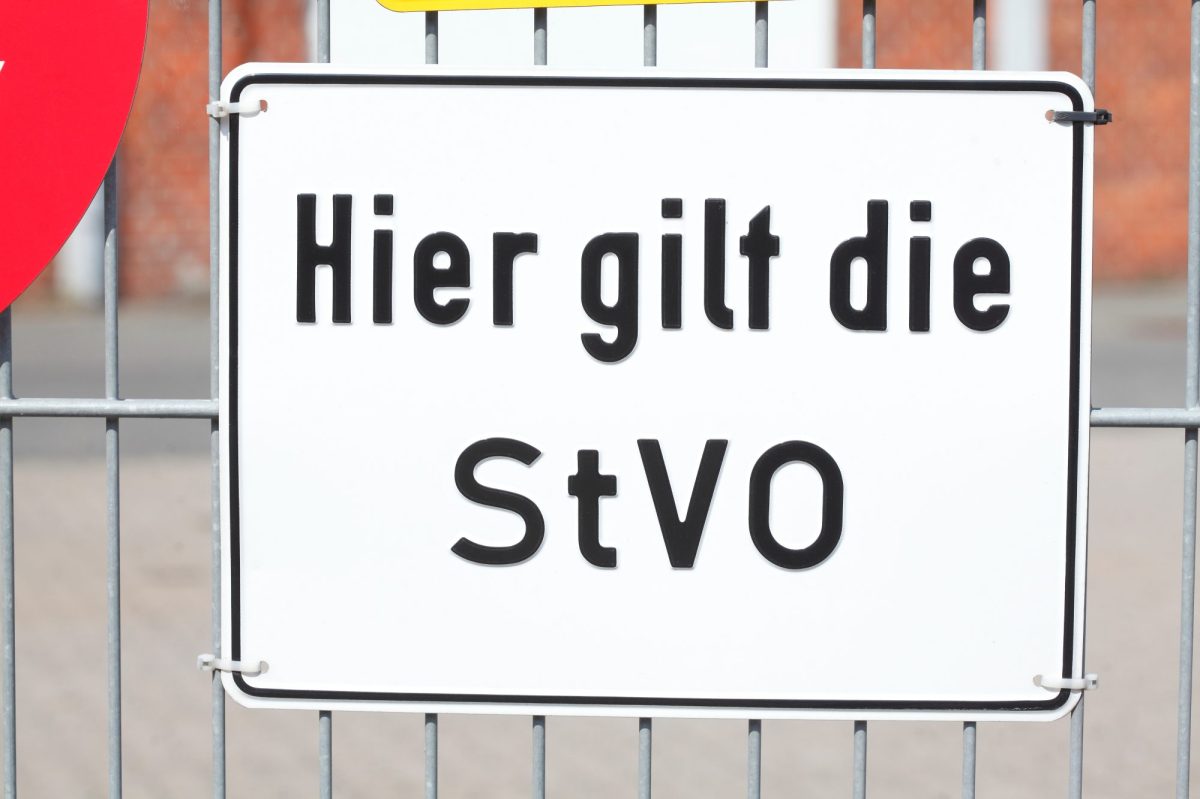 Straßenschild, auf dem 