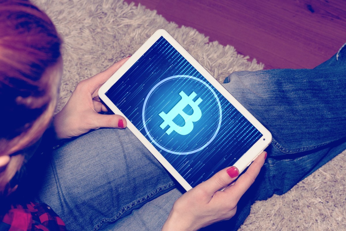 Bitcoin-Symbol auf einem Tablet