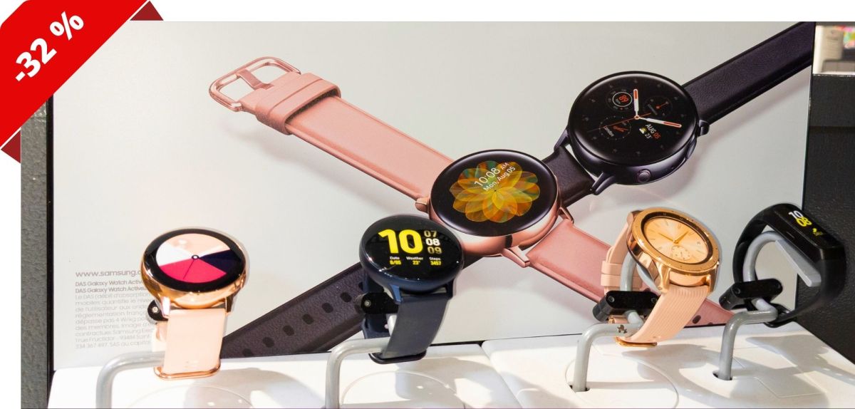 Verschiedene Samsung Galaxy Watch-Modelle in einer Auslage.