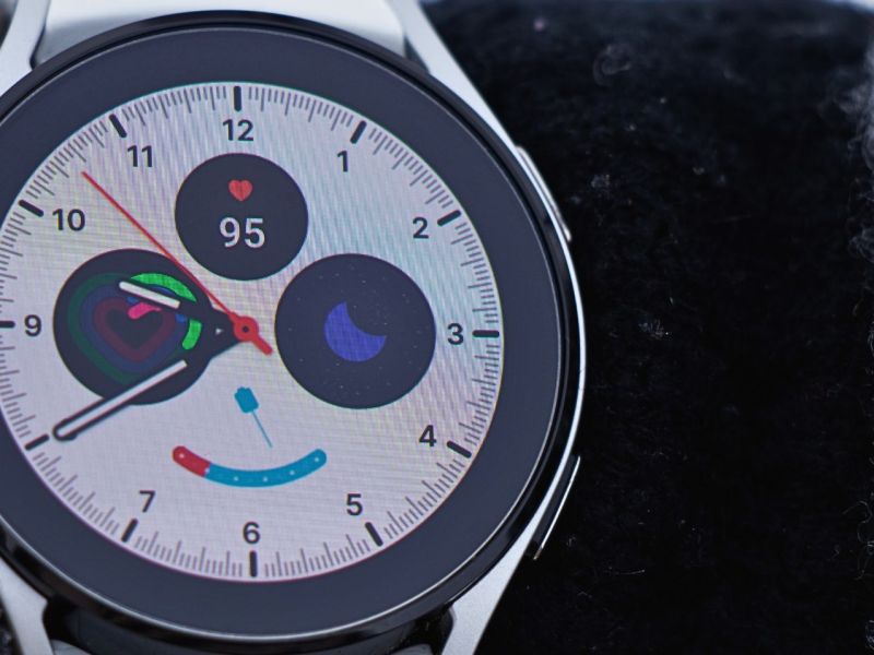 Samsung Galaxy Watch mit Ziffernblatt