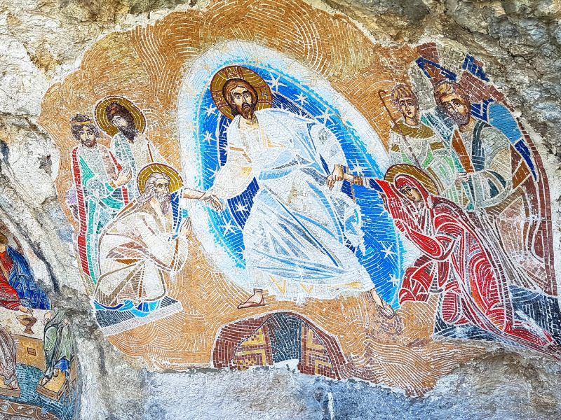 Mittelalterliches Fresko als archäologischer Fund.