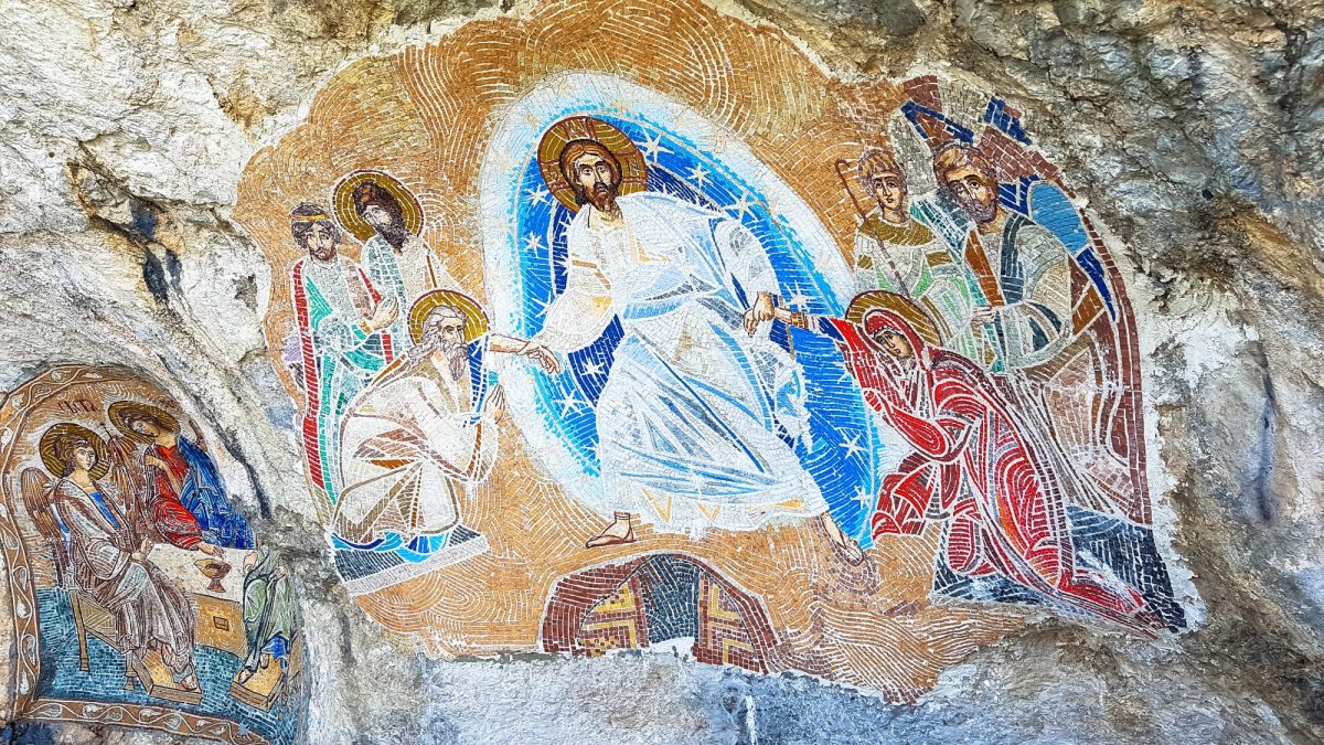 Mittelalterliches Fresko als archäologischer Fund.