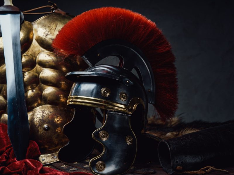 Helm und Rüstung als archäologischer Fund