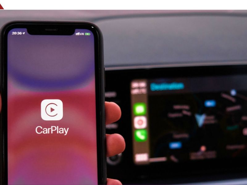 Apple CarPlay-Logo auf einem Smartphone