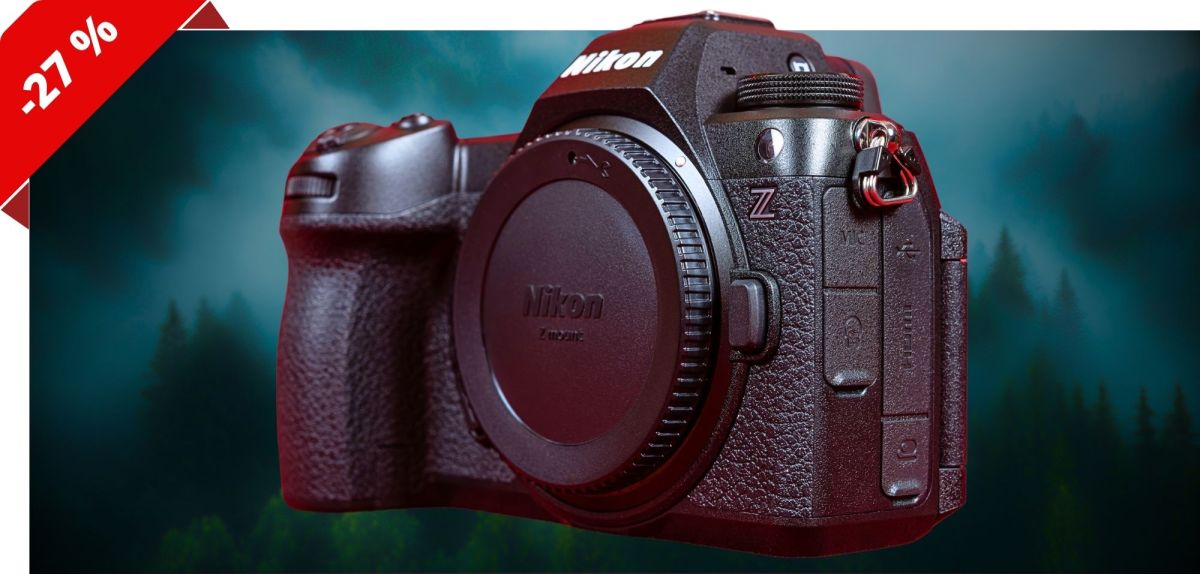 Nikon Z6III vor einem Wald