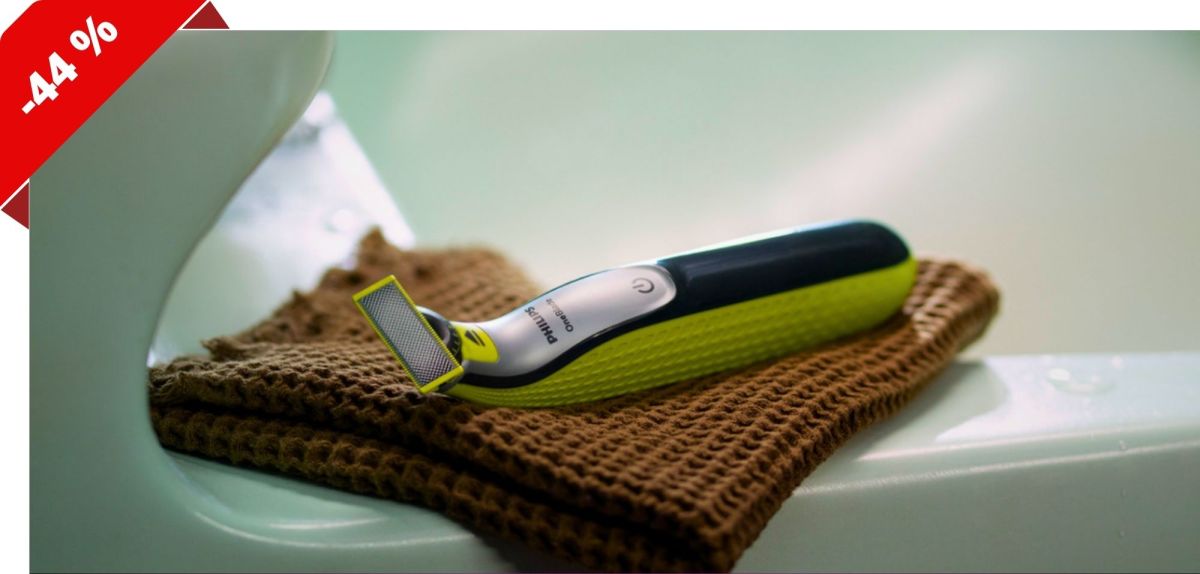 Philips OneBlade auf dem Rand eines Waschbeckens