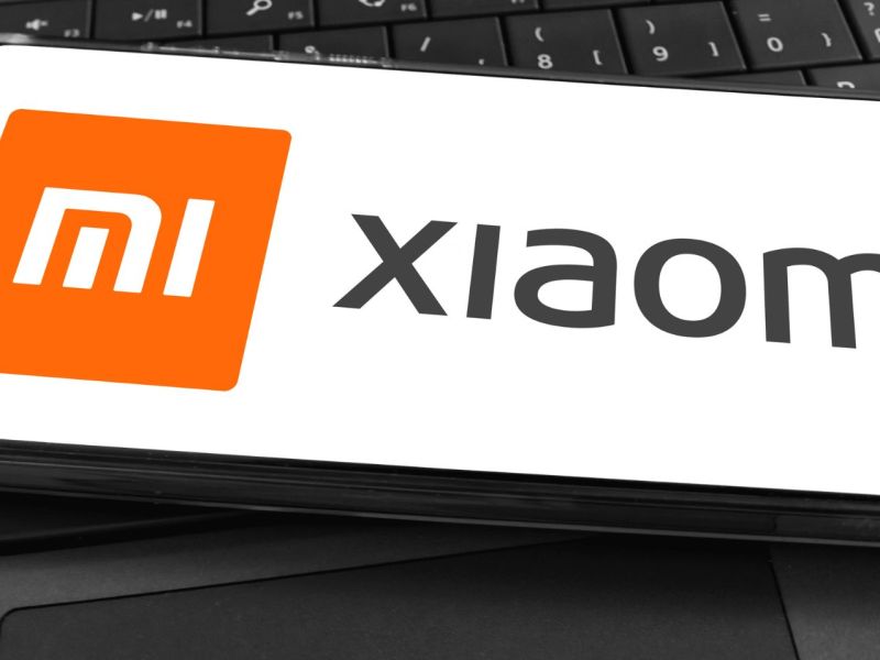 Xiaomi-Logo auf einem Smartphone