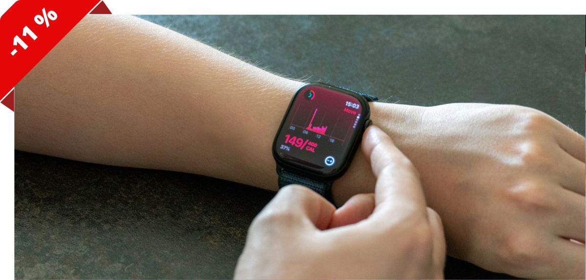 Apple Watch Series 10 an einem Handgelenk.