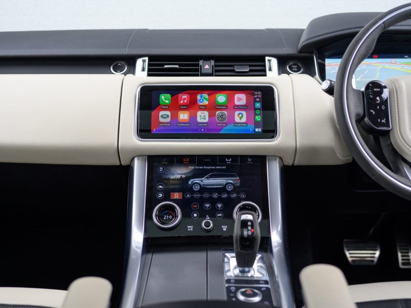 Apple CarPlay auf einem Auto-Display.