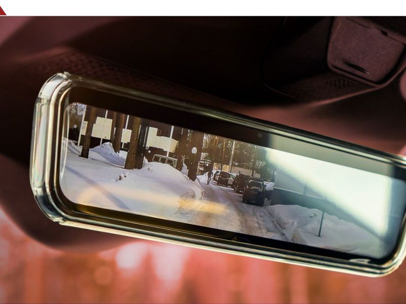 Rückspiegel in einem Auto