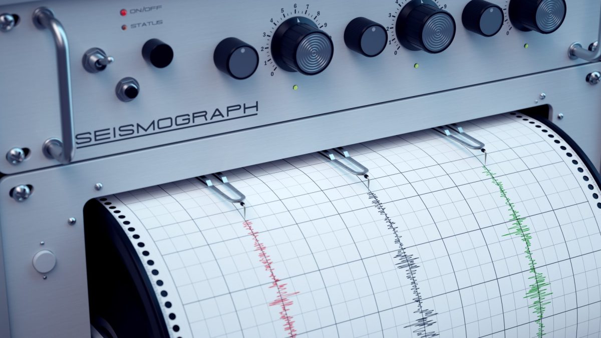 Ein Seismograf zeichnet Erdbeben auf.