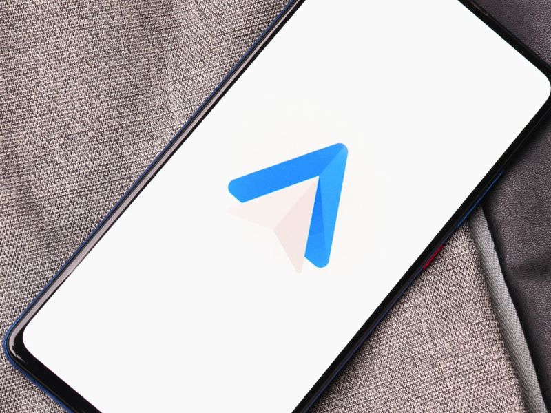 Android Auto-Logo auf Smartphone