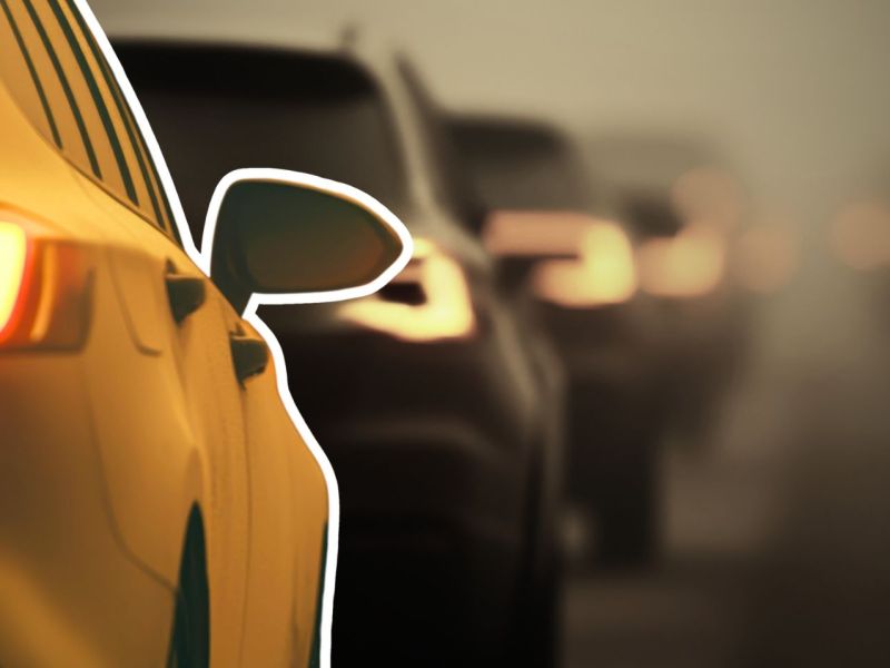 Autos stehen im Stau