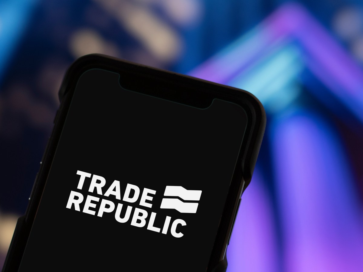 Trade Republic-Logo auf einem Handy