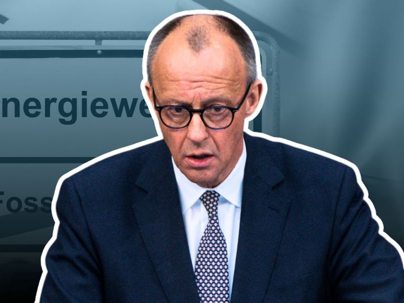 Friedrich Merz (CDU) vor einem blau-schwarzen Farbverlauf