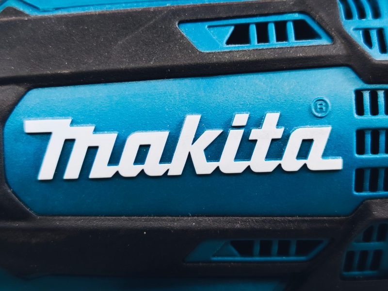 Makita-Logo auf einem Werkzeug