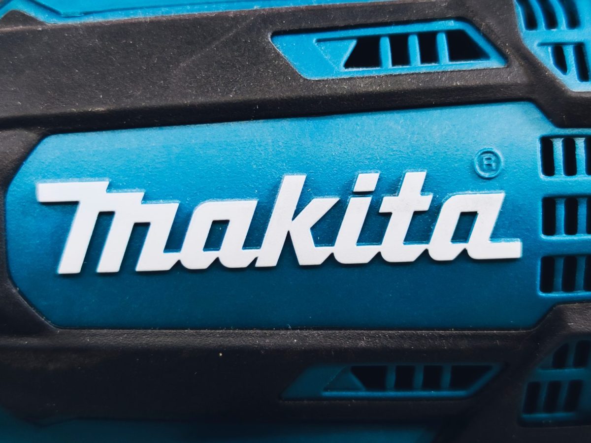 Makita-Logo auf einem Werkzeug