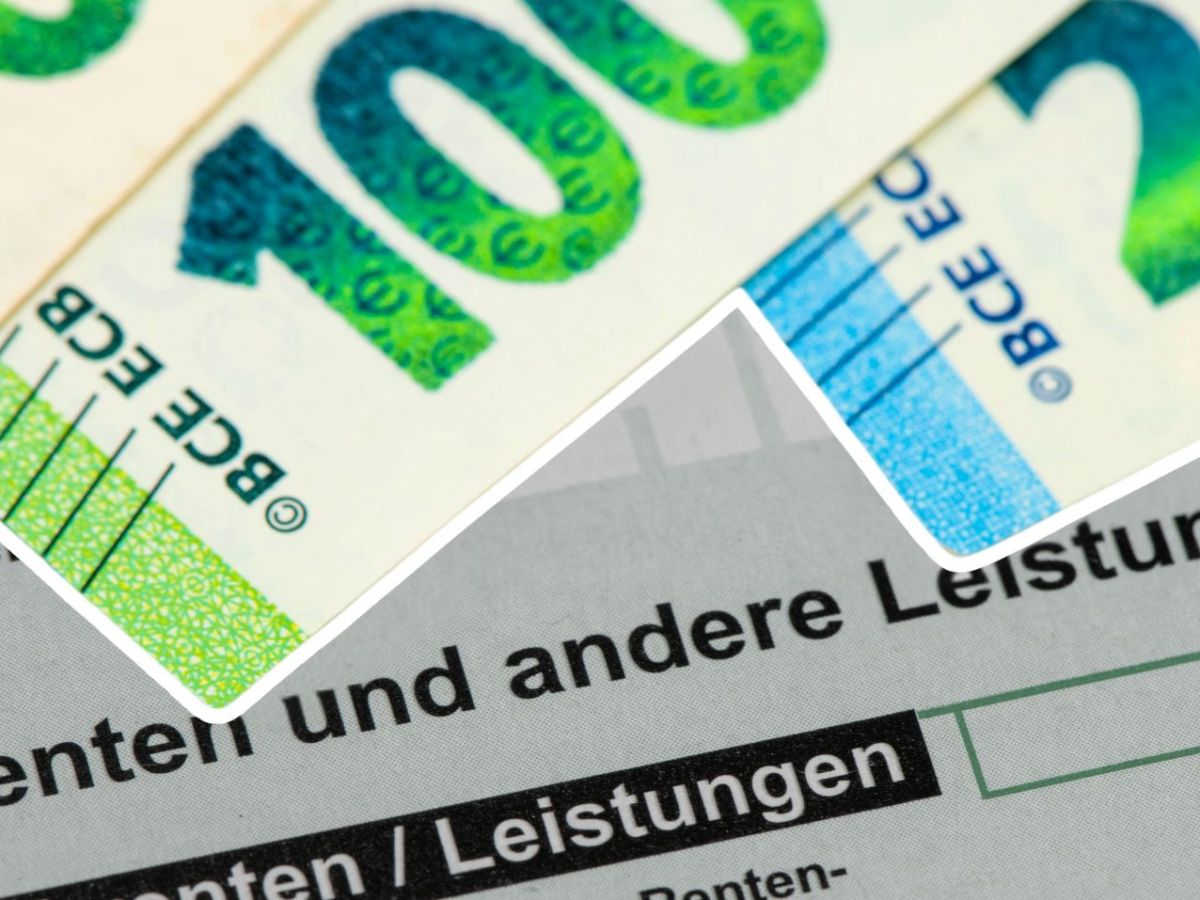 Euroschreine über einer Steuererklärung.