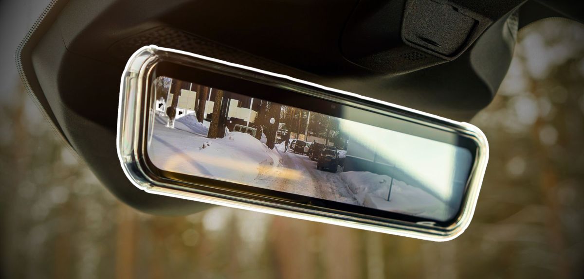 Spiegel-Rückfahrkamera in einem Auto