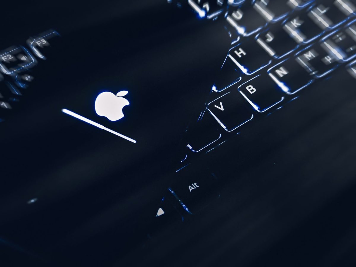 Apple-Update wird auf einem Handy ausgeführt.