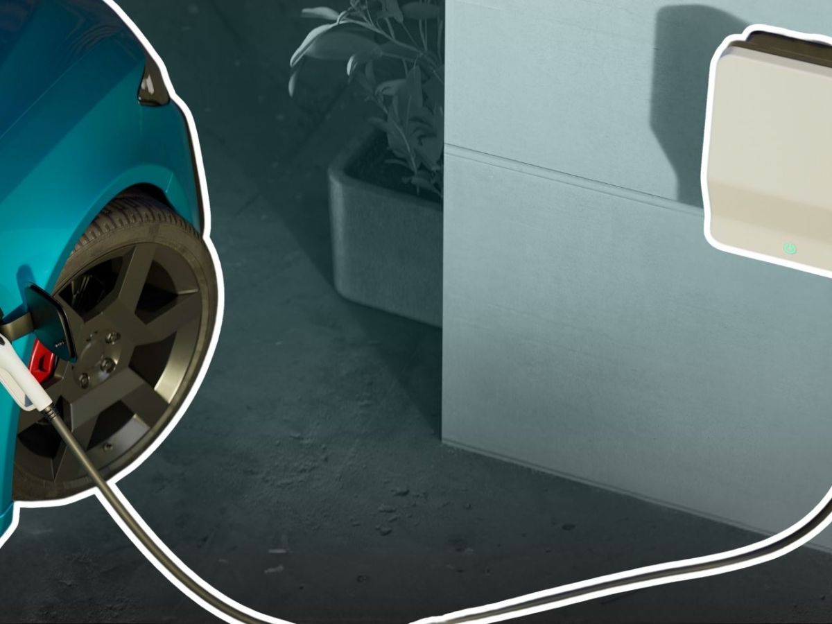 Elektroauto lädt an einer Wallbox