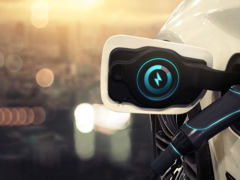 Elektroauto beim Aufladen.