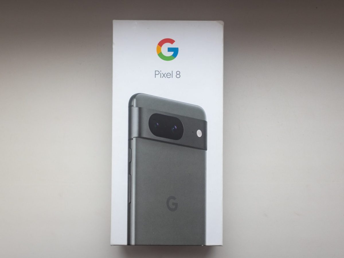 Google Pixel 8 in einer Verpackung