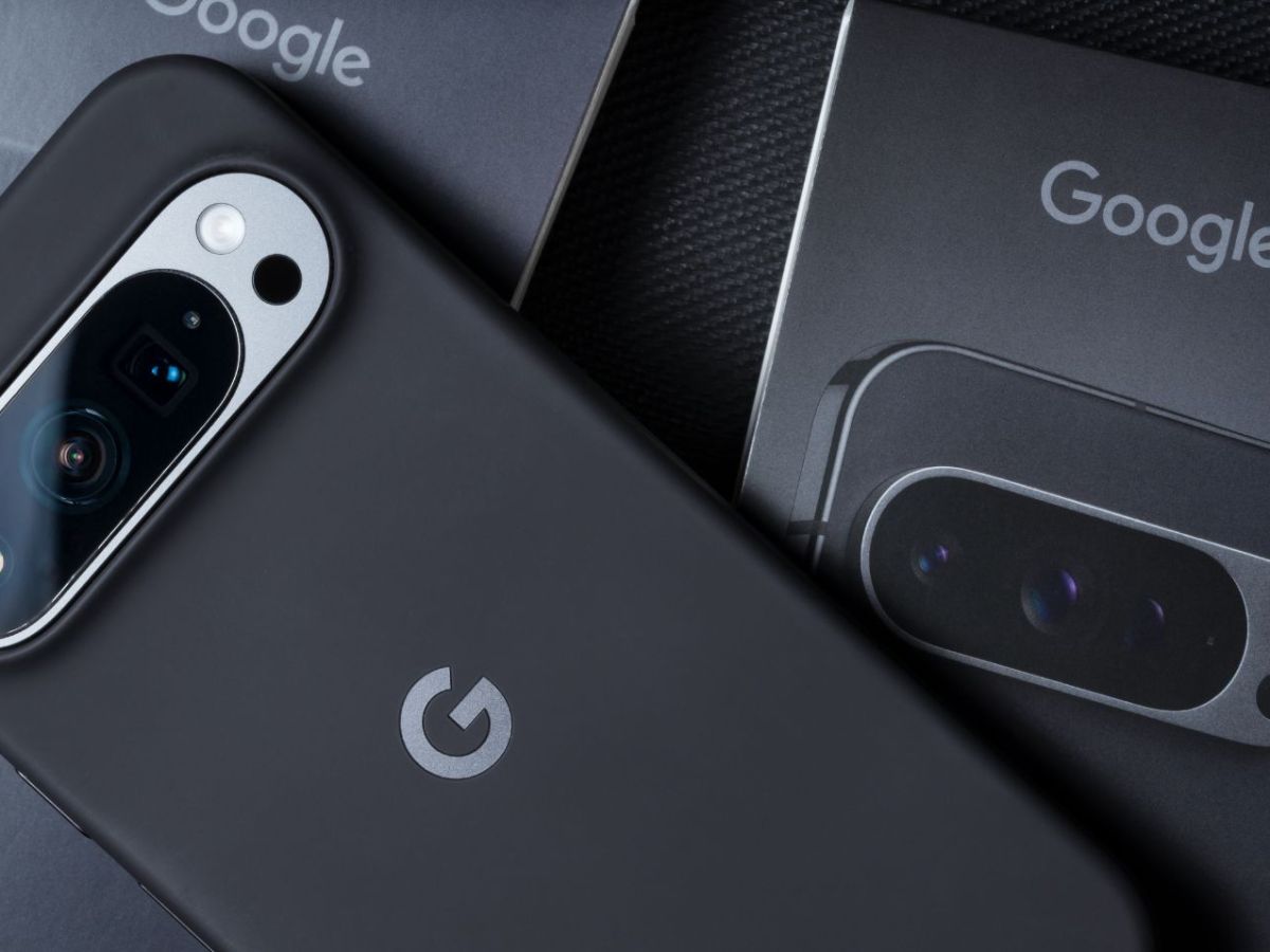 Google Pixel-Handy auf dem Verpackungskarton.