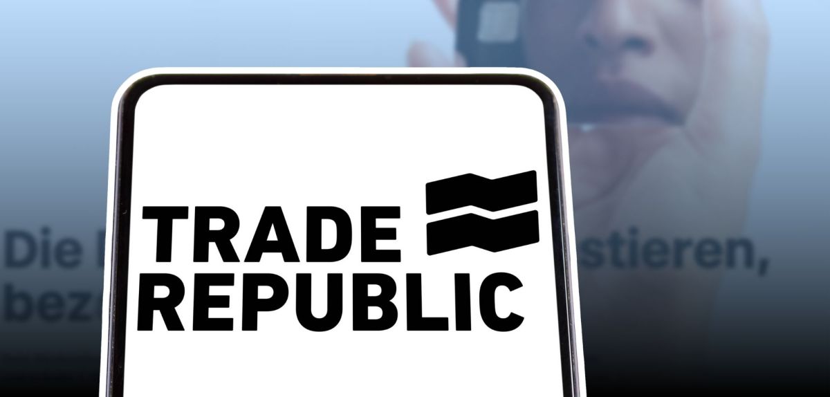 Trade Republic-Logo auf einem Smartphone.