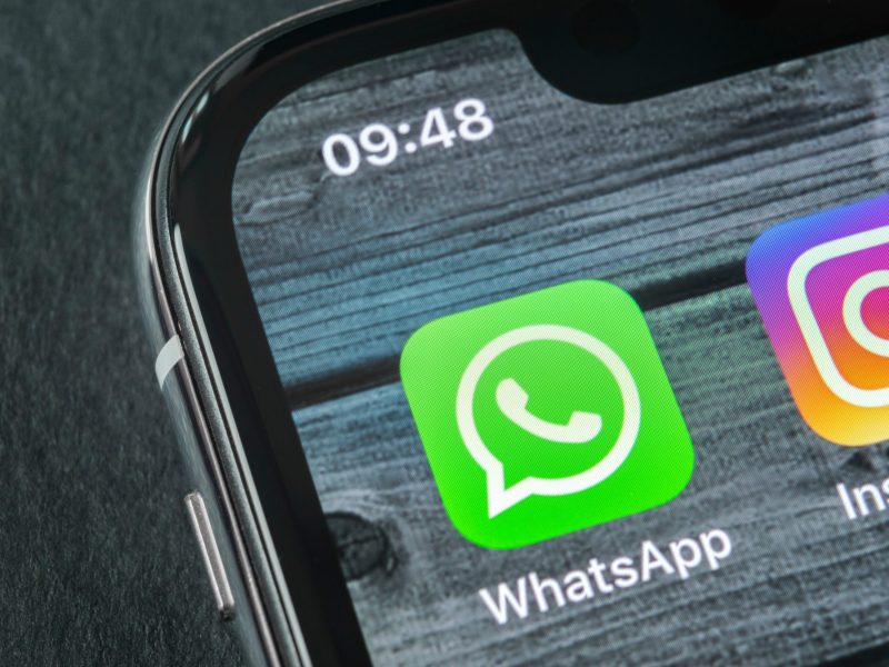 WhatsApp-Icon auf einem Handy.
