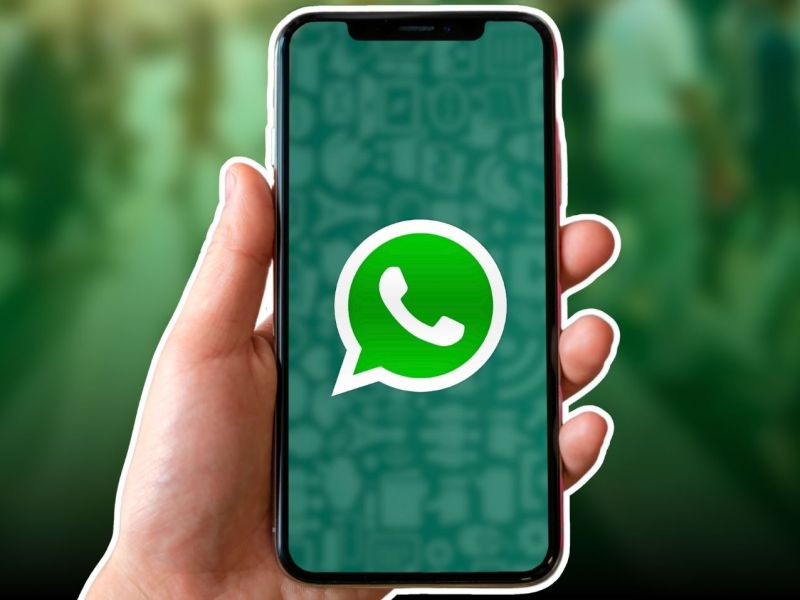 WhatsApp-Logo auf einem Smartphone