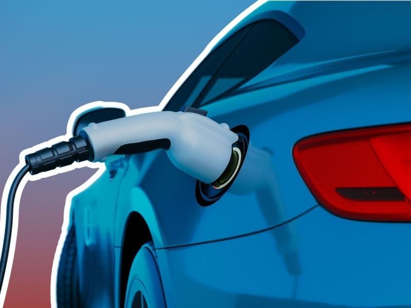 Elektroauto an einem Ladekabel