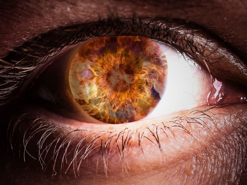 Auge mit brennender Iris