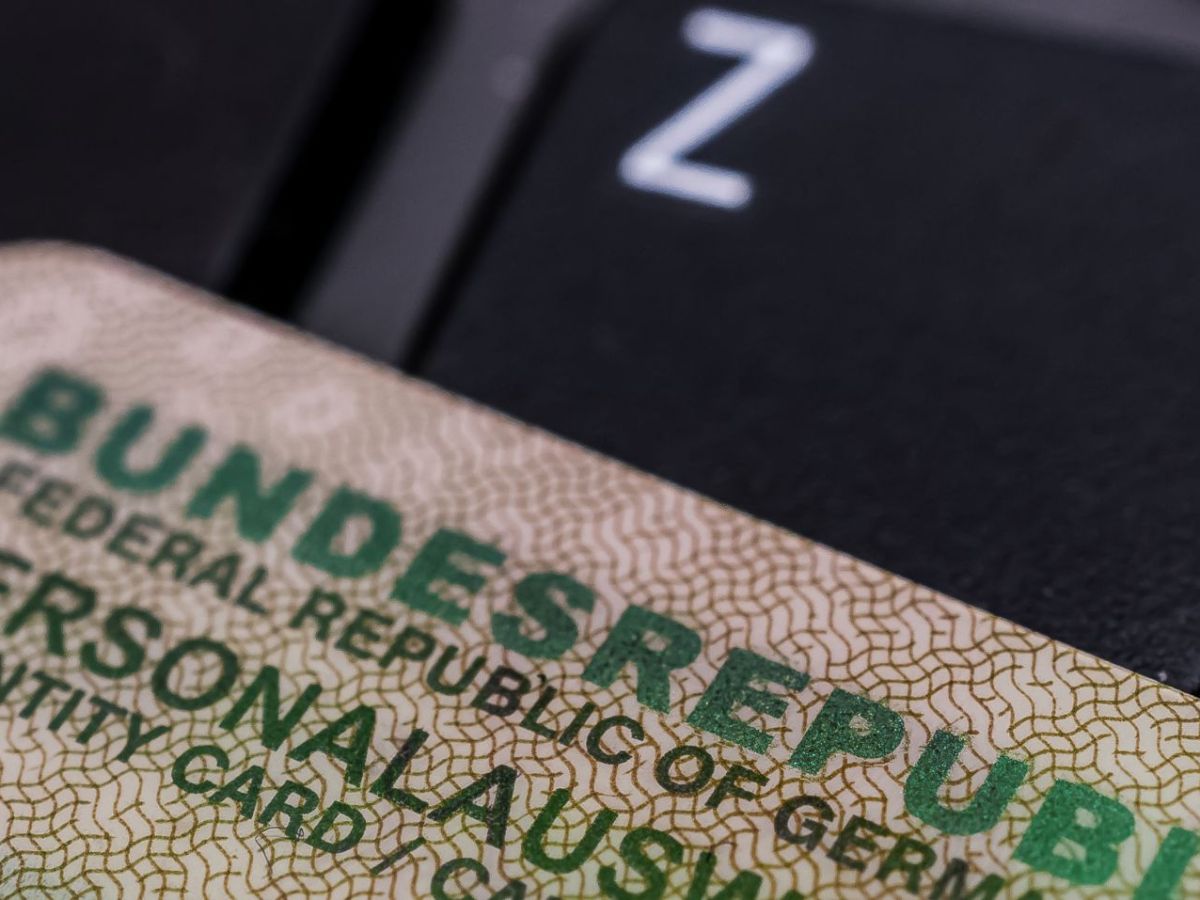 Für deinen Personalausweis: Das ändert sich spätestens 2027, verrät Merz–Minister