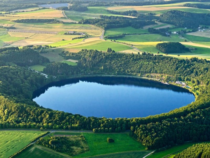 Ein Maarvulkan in der Eifel. (Symbolbild)