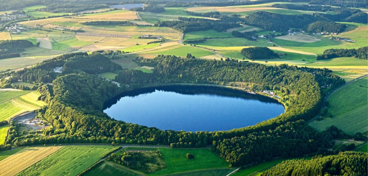 Ein Maarvulkan in der Eifel. (Symbolbild)