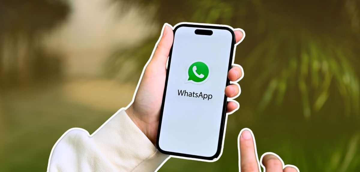 WhatsApp-Logo auf einem Smartphone
