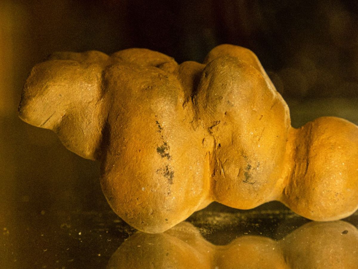 Venusfigur auf dem Rücken liegend. (Symbolbild)