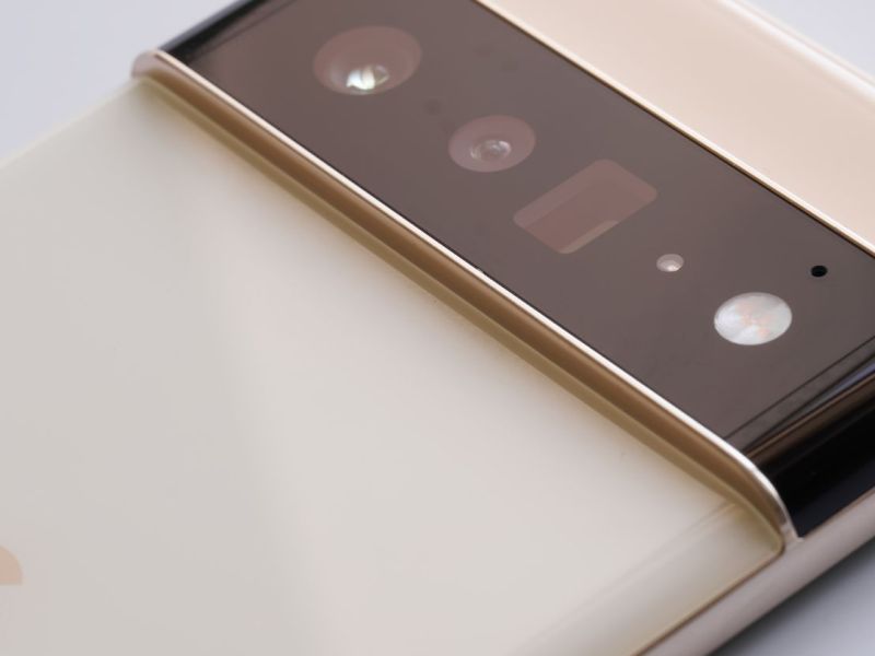 Smartphone: Google 6 pro.
