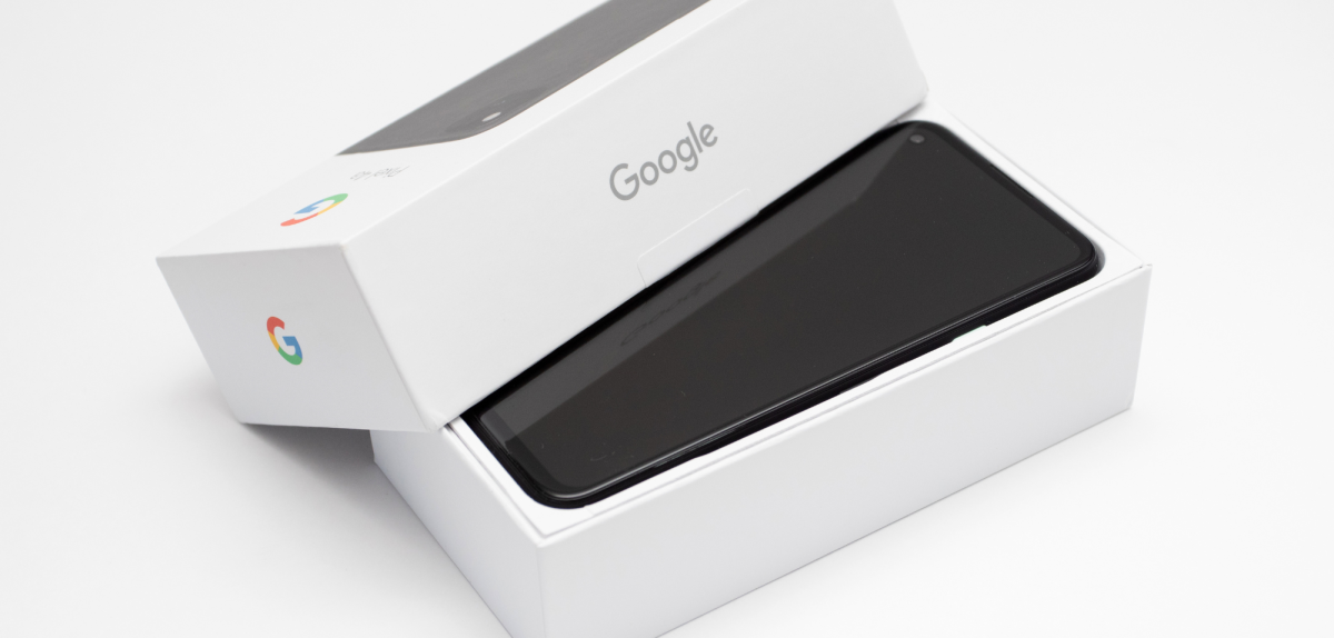 Google Pixel-Handy in einer Verpackung
