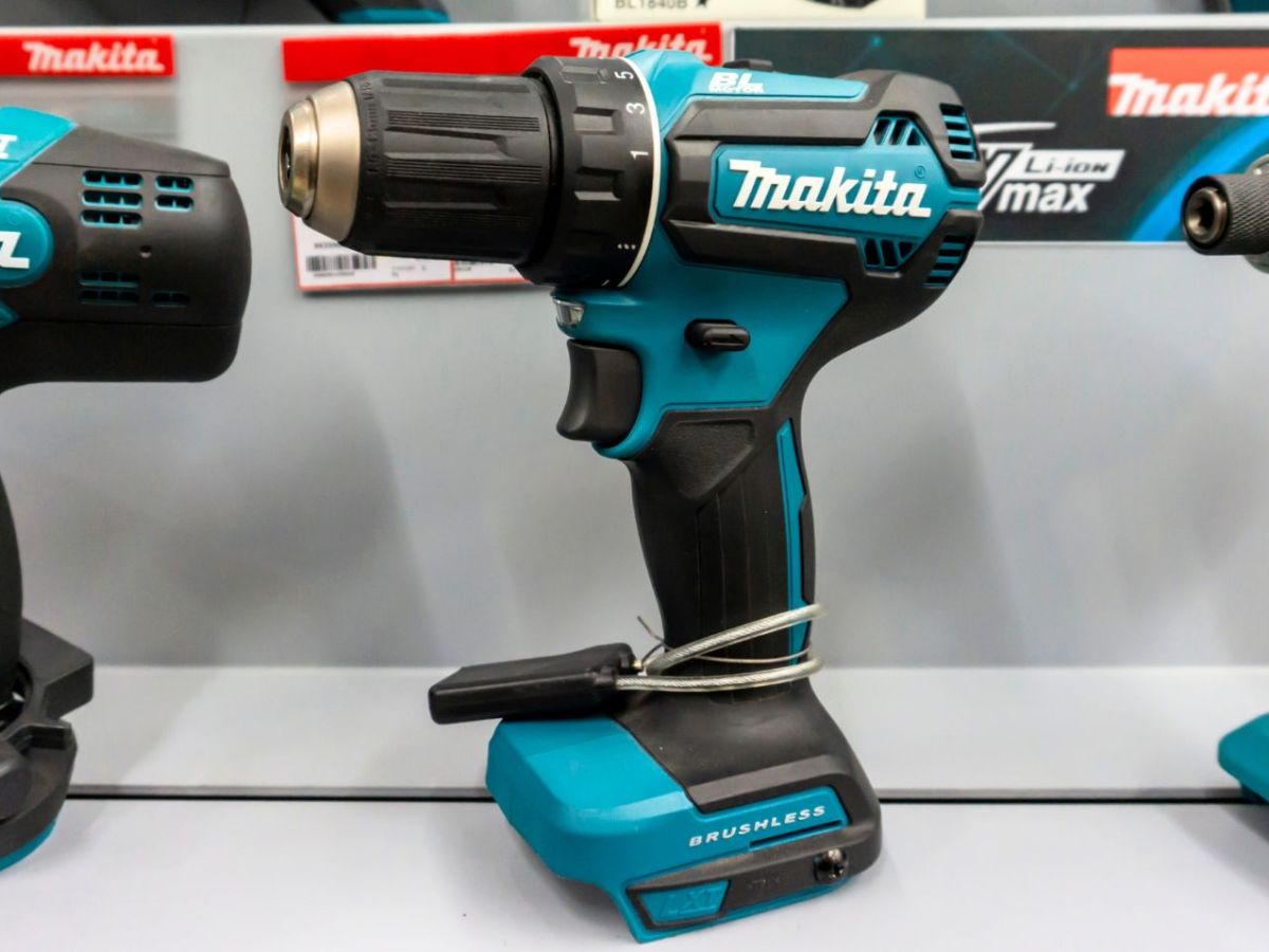 Makita Akku-Bohrschrauber satt reduziert: Spare 23 Prozent auf das Set – inklusive Akkus und Ladegerät