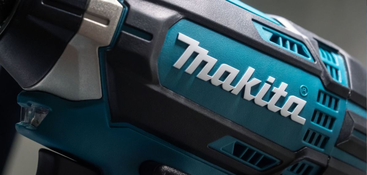 Makita-Logo auf einem Werkzeug.