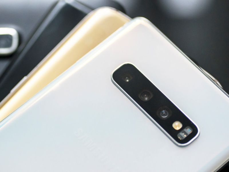 4 Samsung Smartphones