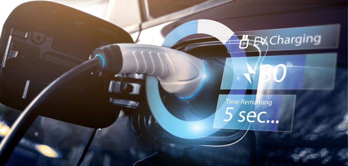 Elektroauto beim Laden.
