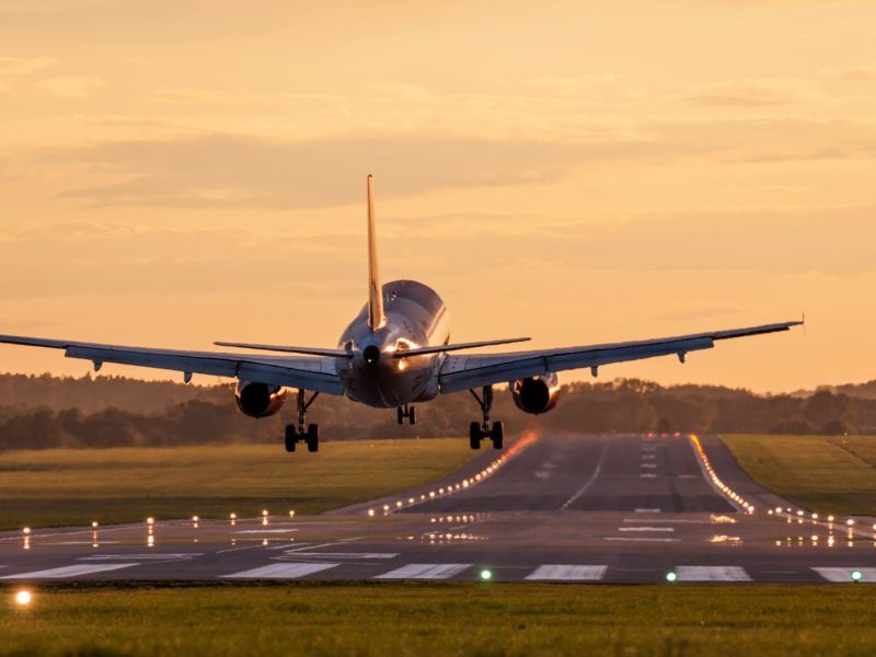 Flugzeug landet