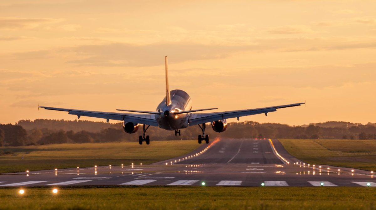 Flugzeug landet
